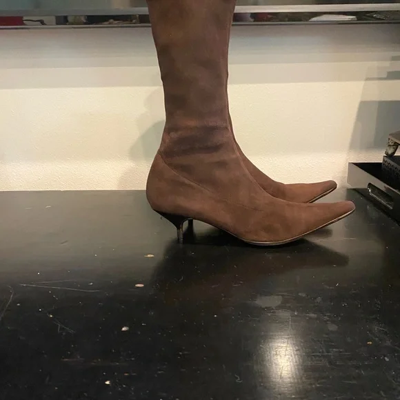 FENDI SUEDE BOOTS PREOWNED SIZE-7.5